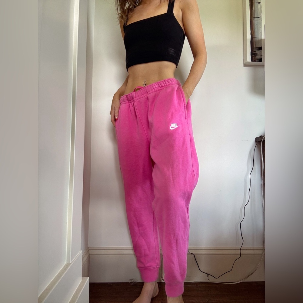 Woman’s Nike Pink Club Jogger Sweatpants (size L) - Picture 1 of 2